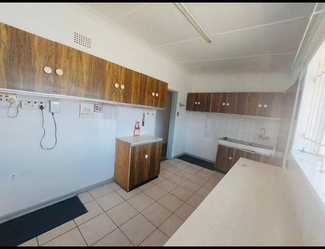 5 BEDROOM HOUSE FOR SALE IN BRENTHURST